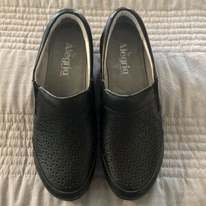 Algeria Women Leather Erin Breezeway Slip On Shoes